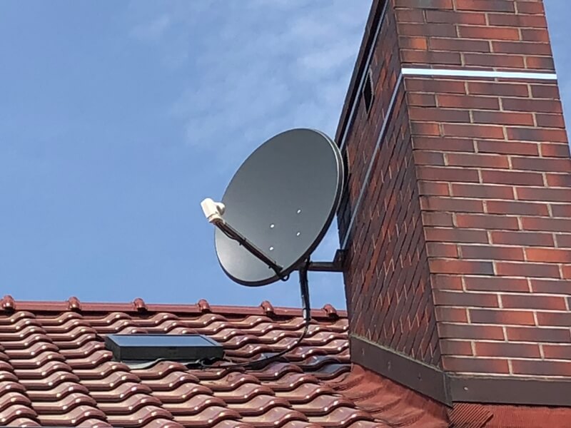 Montaż anten satelitarnych